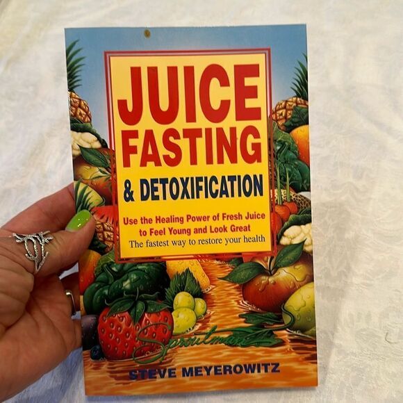 Cookbook Paperback Juice Fasting & Detoxification Meyerowitz - Picture 1 of 10